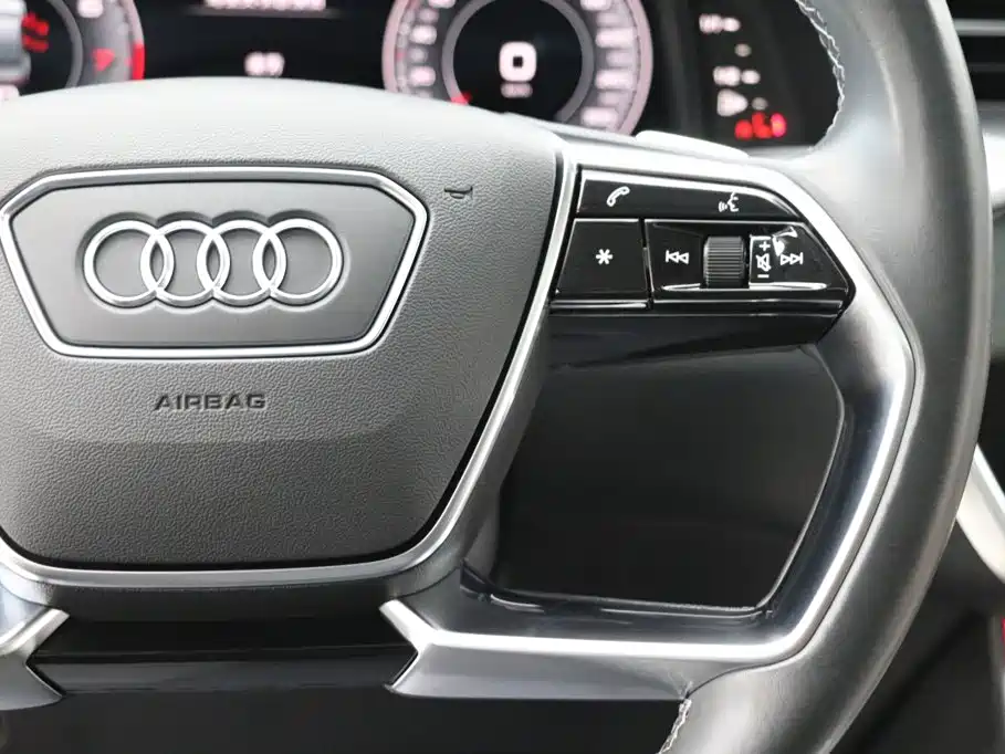 Audi A7L — фото 17