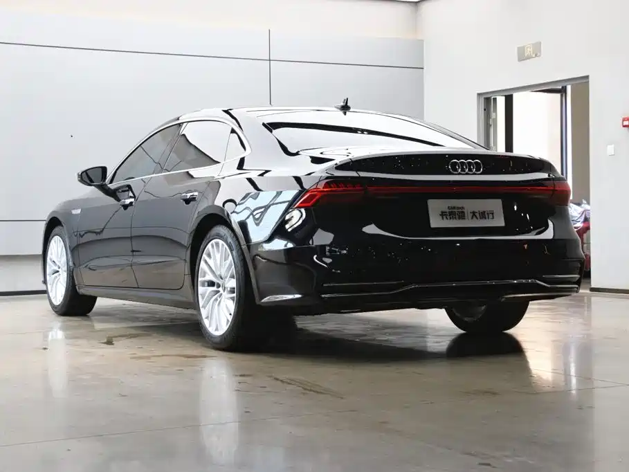 Audi A7L — фото 31