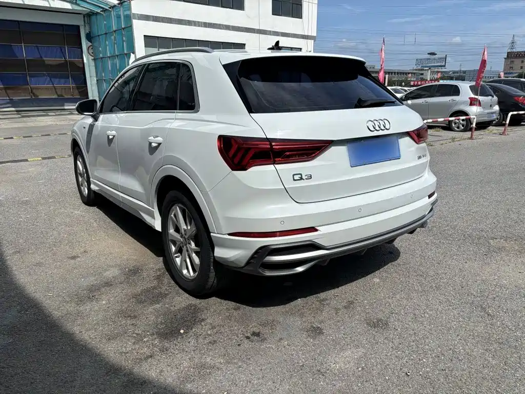 Audi Q3 — фото 5