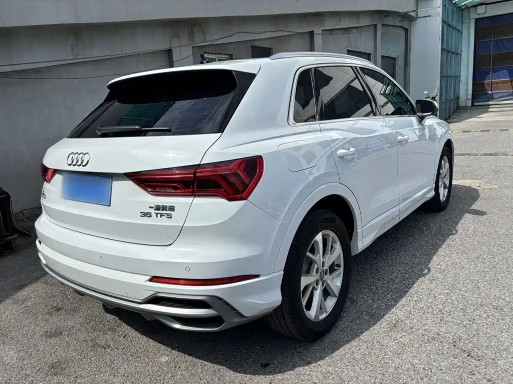 Audi Q3 — фото 7
