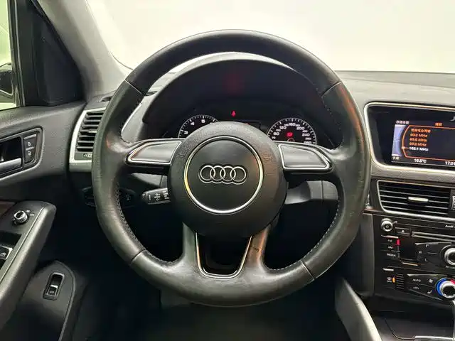 Audi Q5 — фото 6