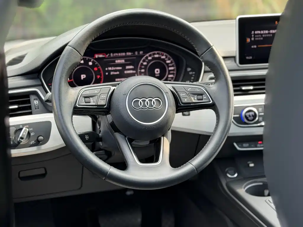 Audi A4L — фото 16