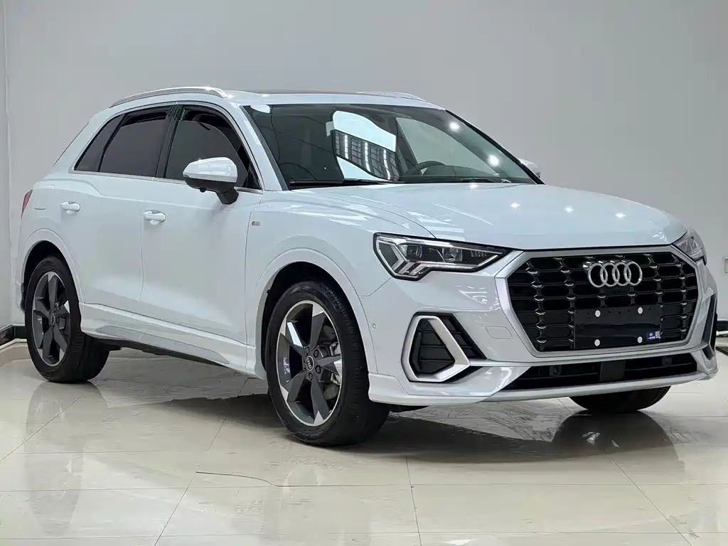 Audi Q3 — фото 3