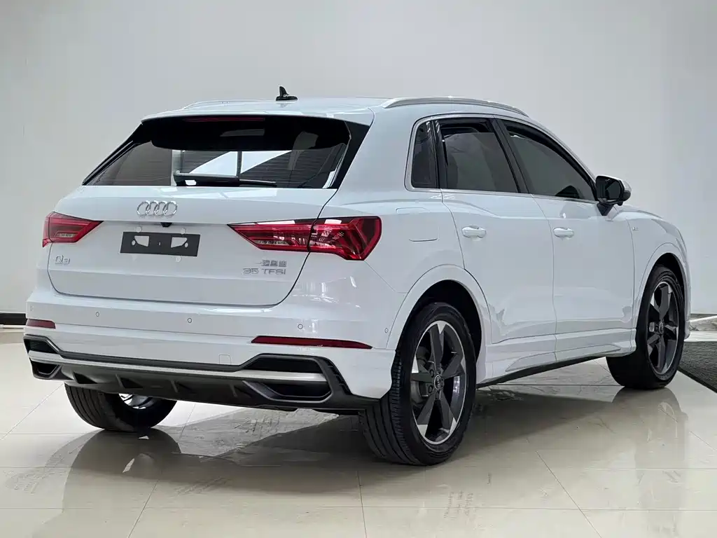 Audi Q3 — фото 6