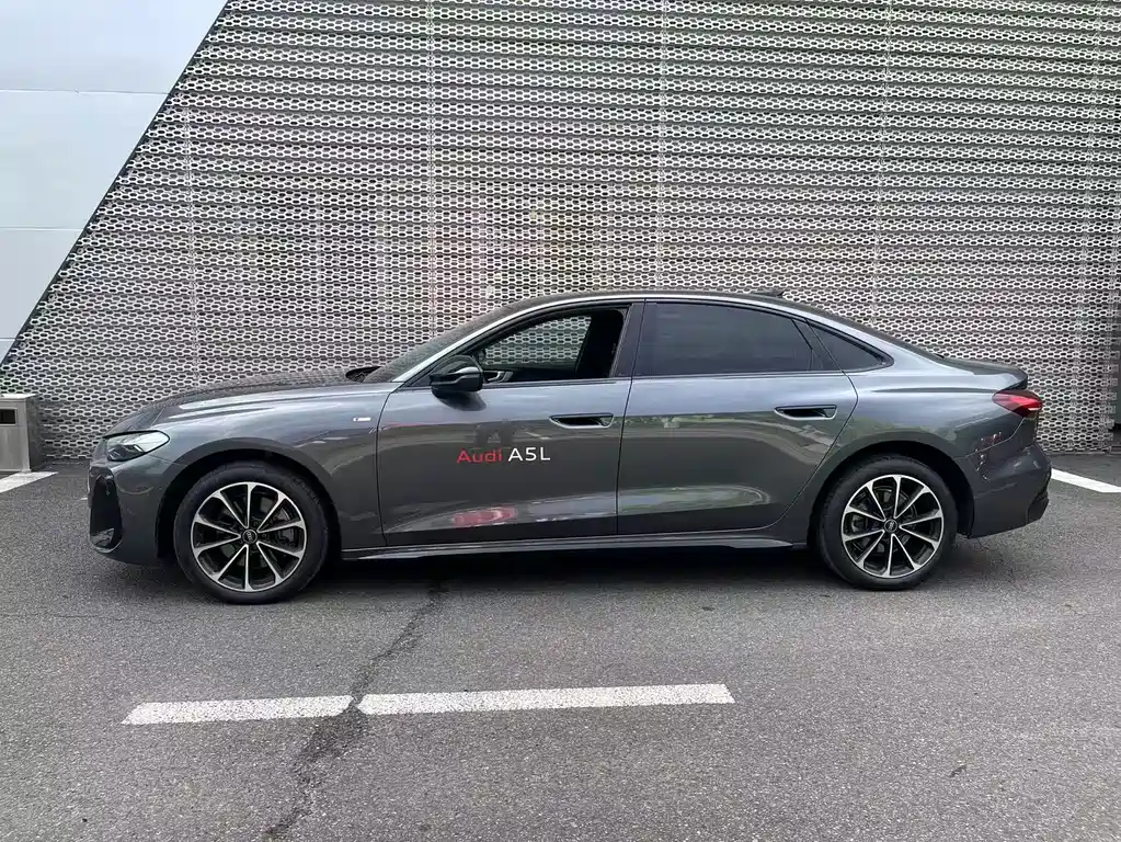Audi A5L — фото 2