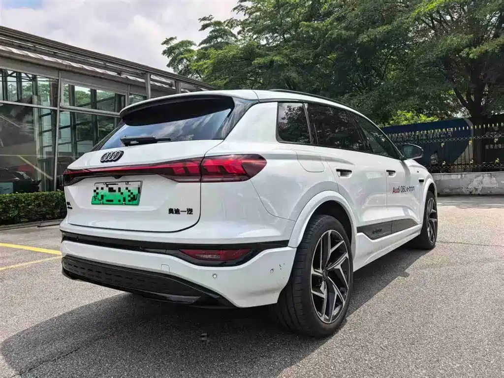 Audi Q6L e-tron — фото 4