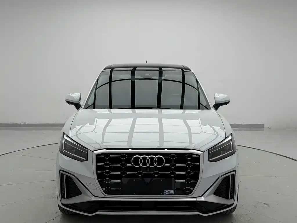 Audi Q2L — фото 4