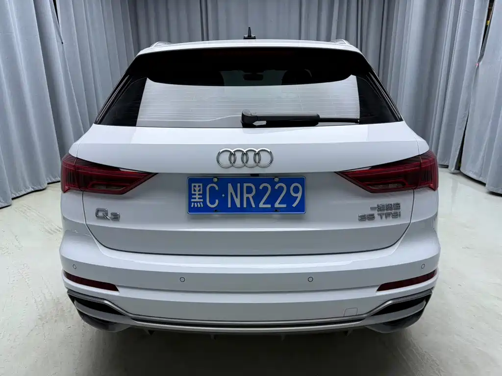 Audi Q3 — фото 5