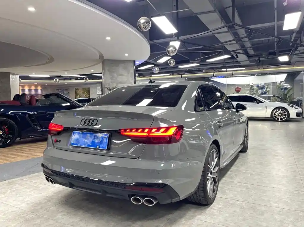Audi S4 — фото 5