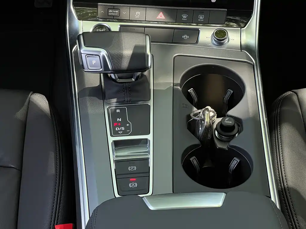 Audi A7 — фото 18