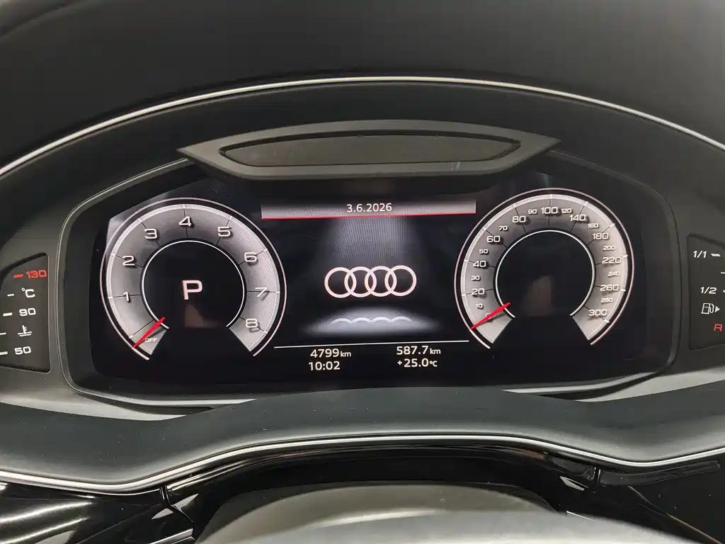 Audi Q8 — фото 19