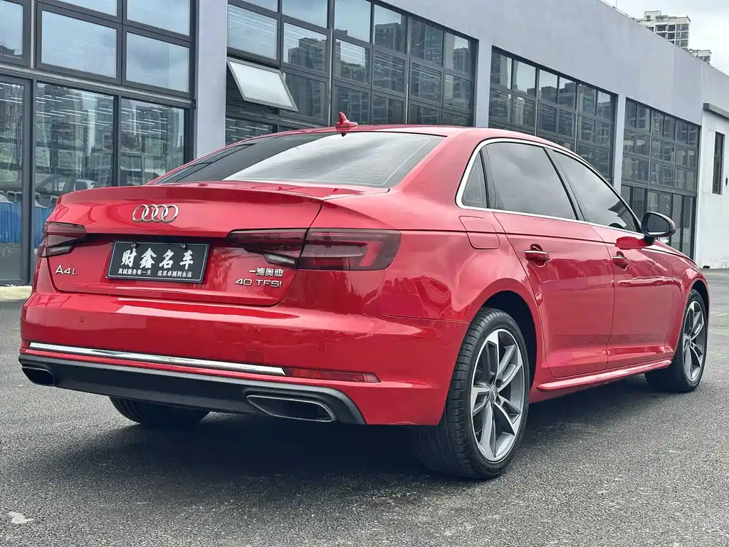 Audi A4L — фото 11