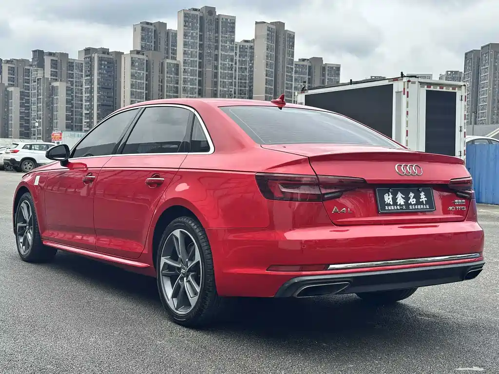 Audi A4L — фото 9