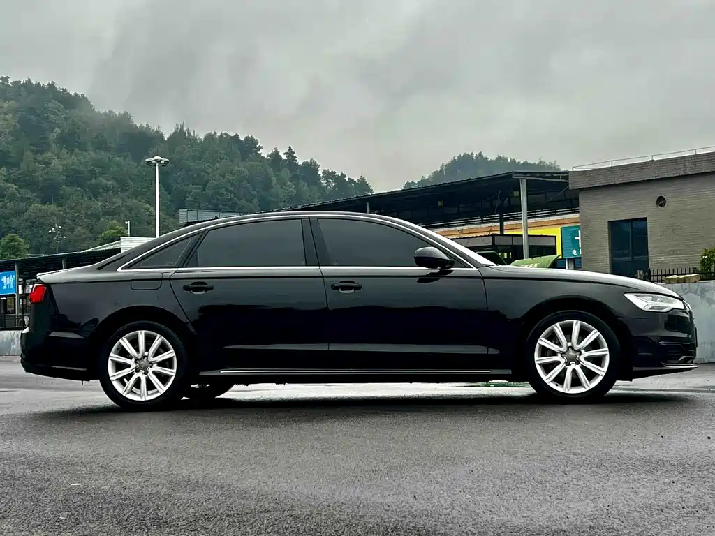 Audi A6L — фото 17