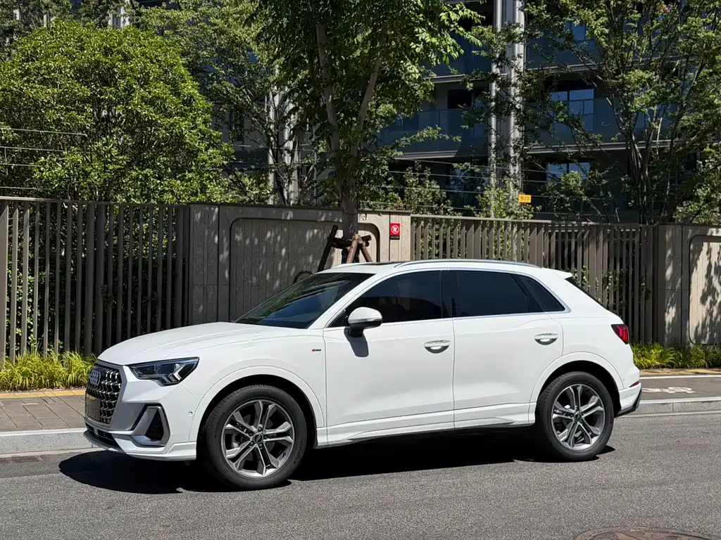 Audi Q3 — фото 3