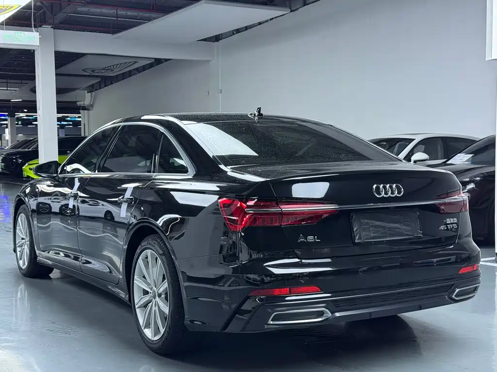 Audi A6L — фото 18