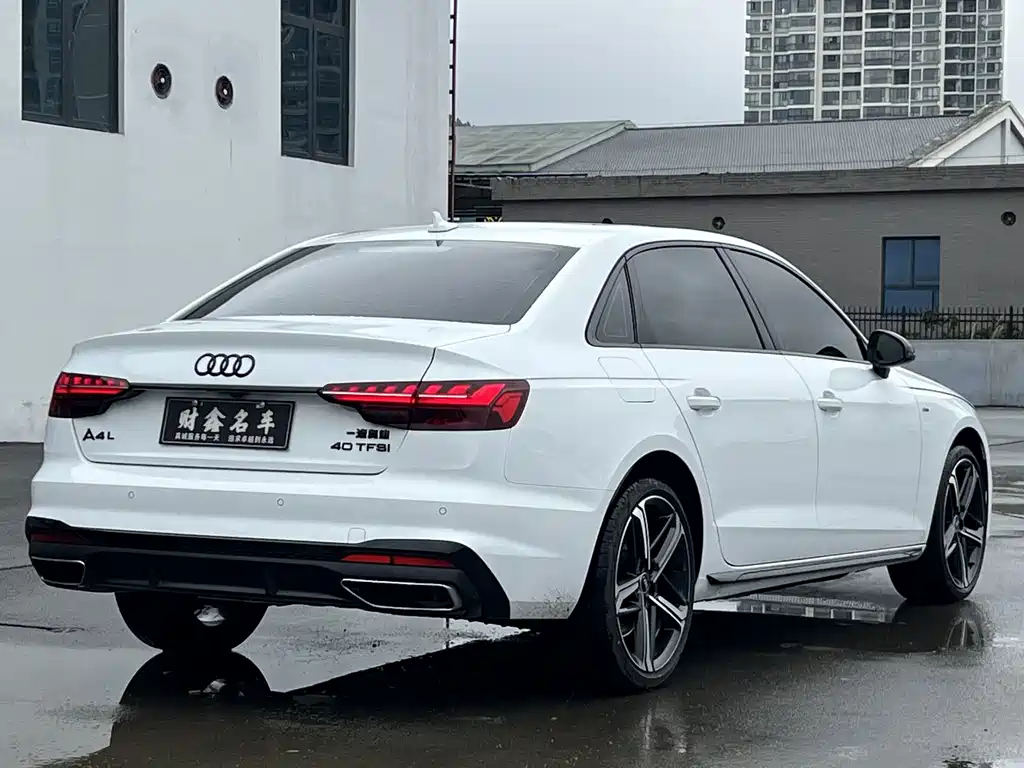 Audi A4L — фото 11