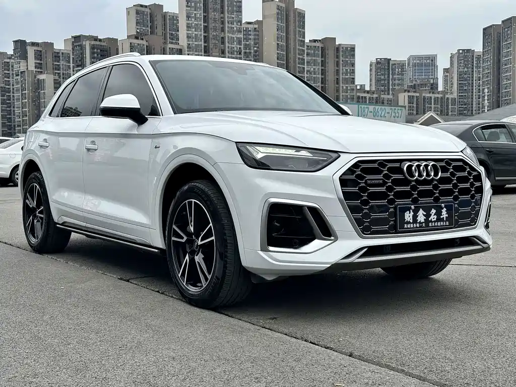 Audi Q5L — фото 3