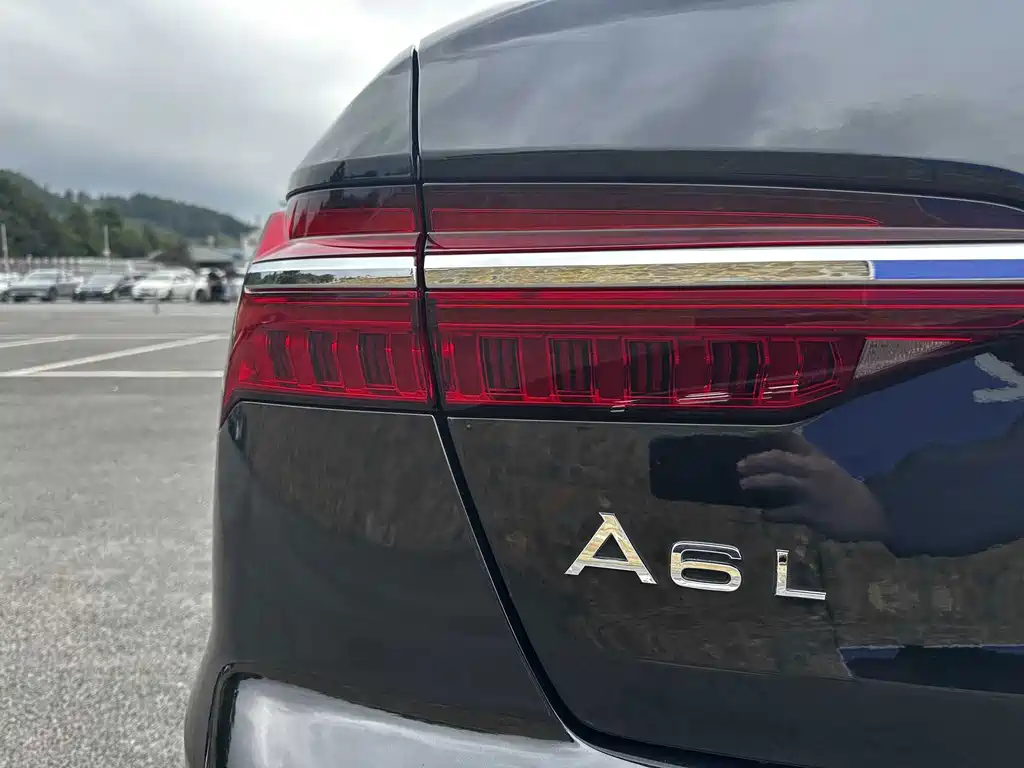Audi A6L — фото 14