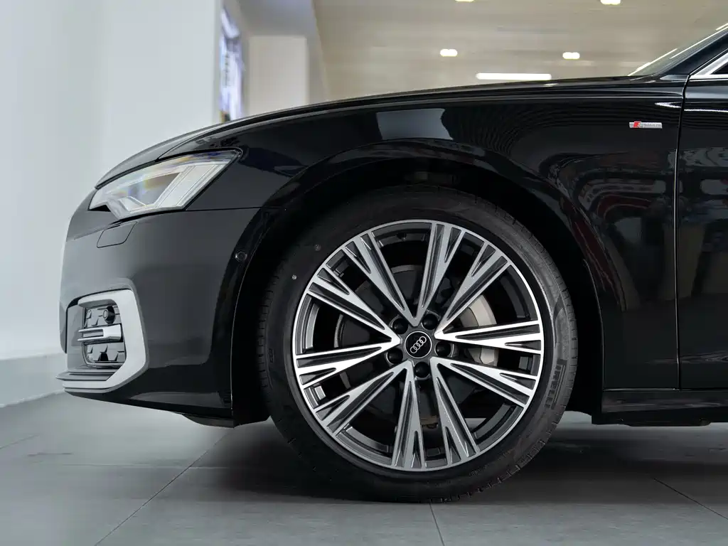 Audi A6L — фото 8