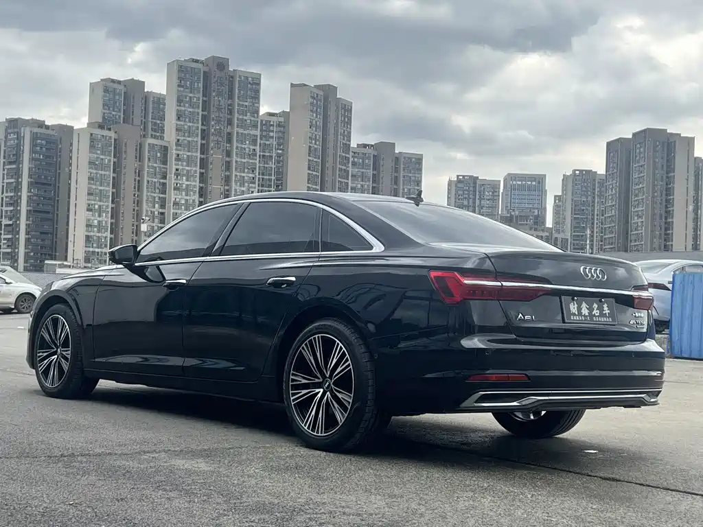 Audi A6L — фото 17