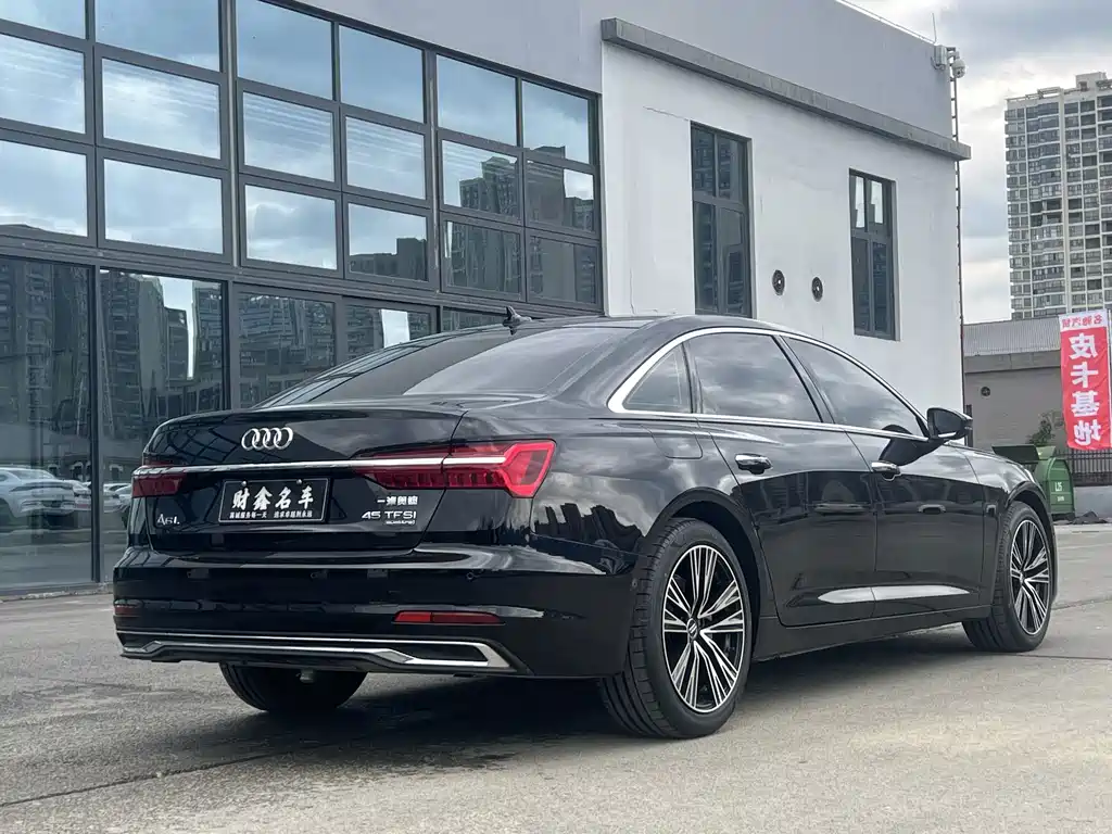 Audi A6L — фото 9