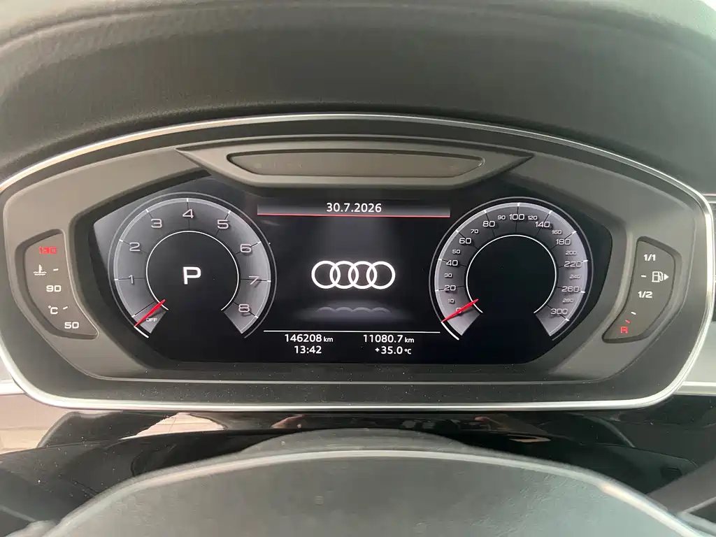Audi A8 — фото 11