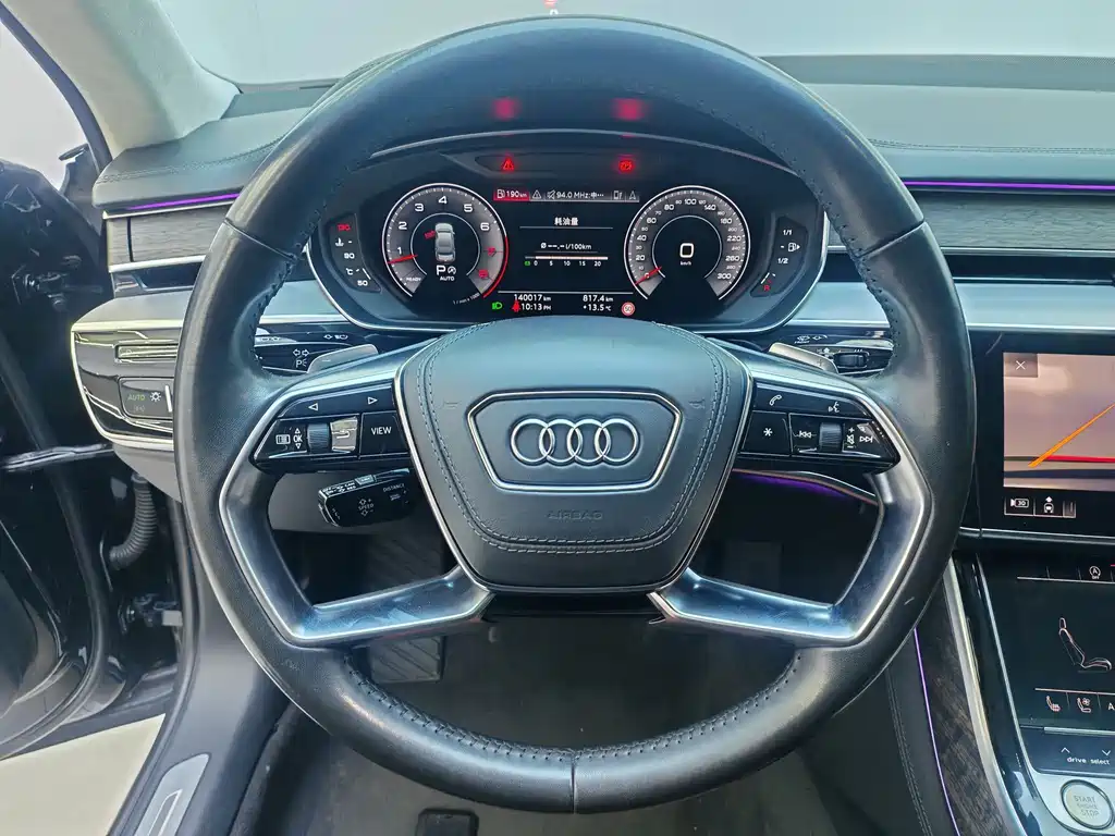 Audi A8 — фото 8