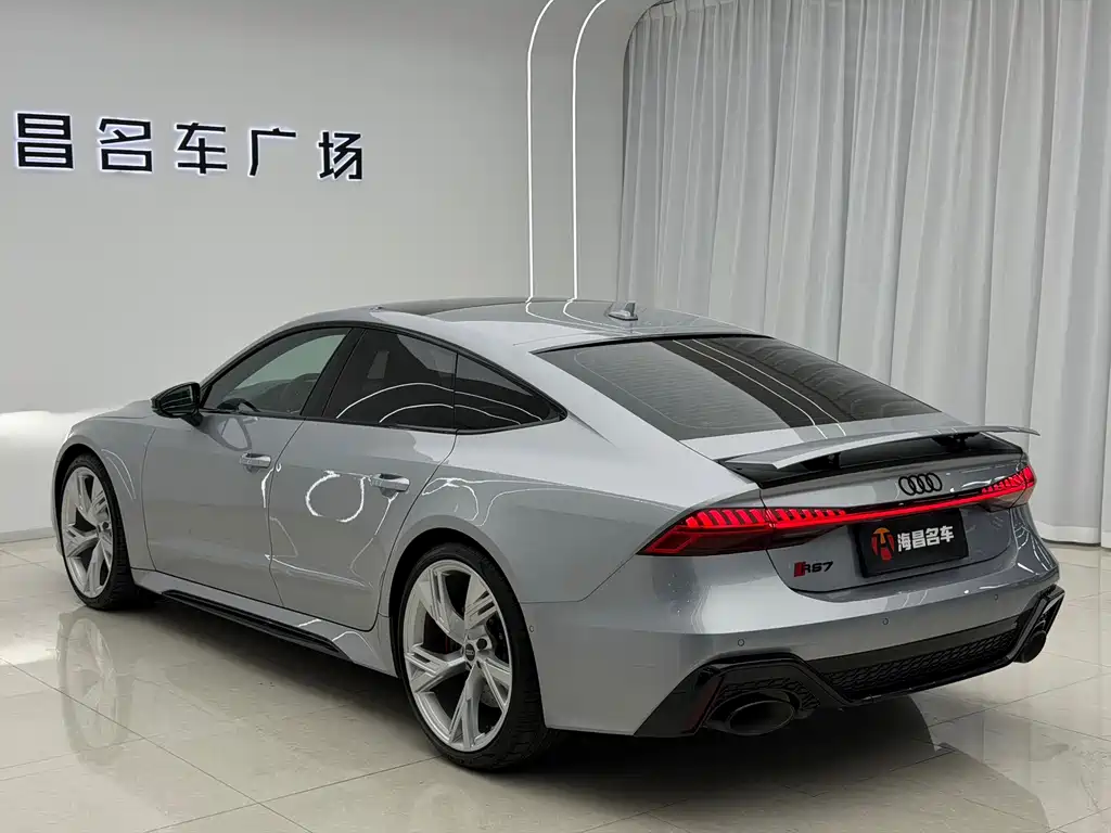 Audi RS 7 — фото 7