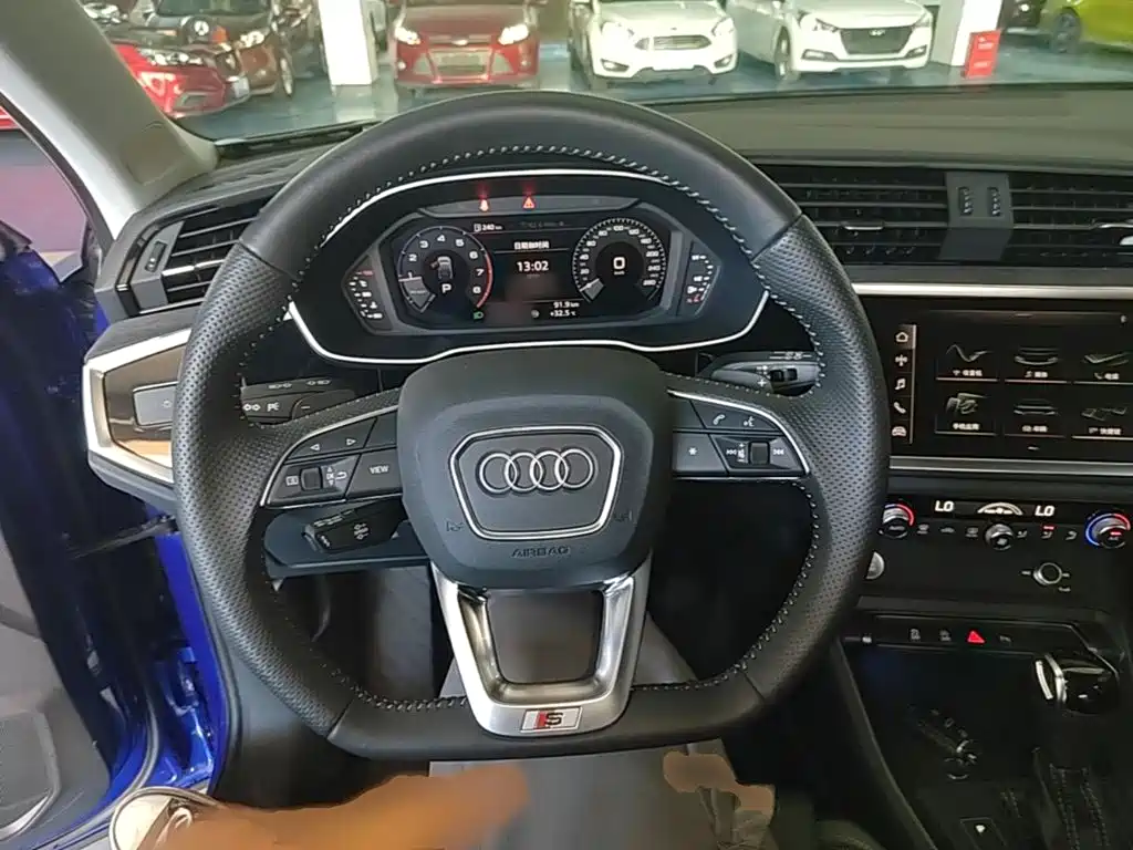 Audi Q3 Sportback — фото 11