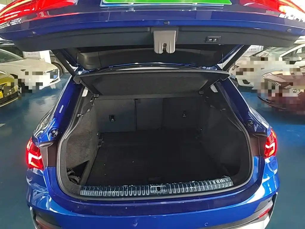Audi Q3 Sportback — фото 19