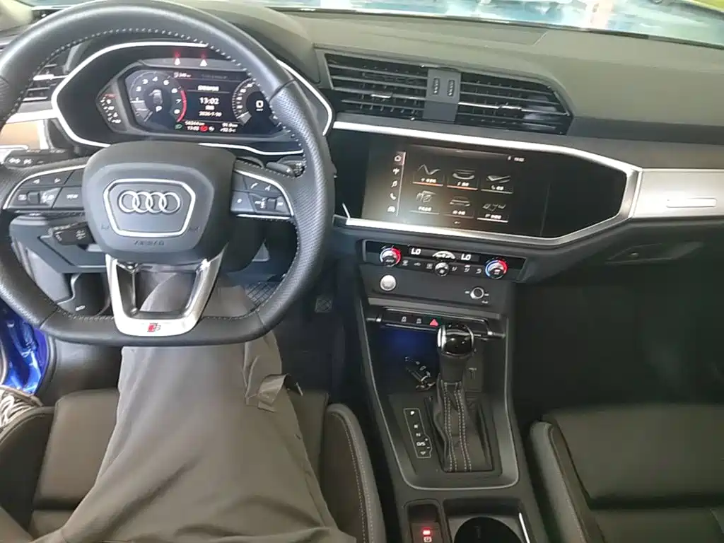 Audi Q3 Sportback — фото 10