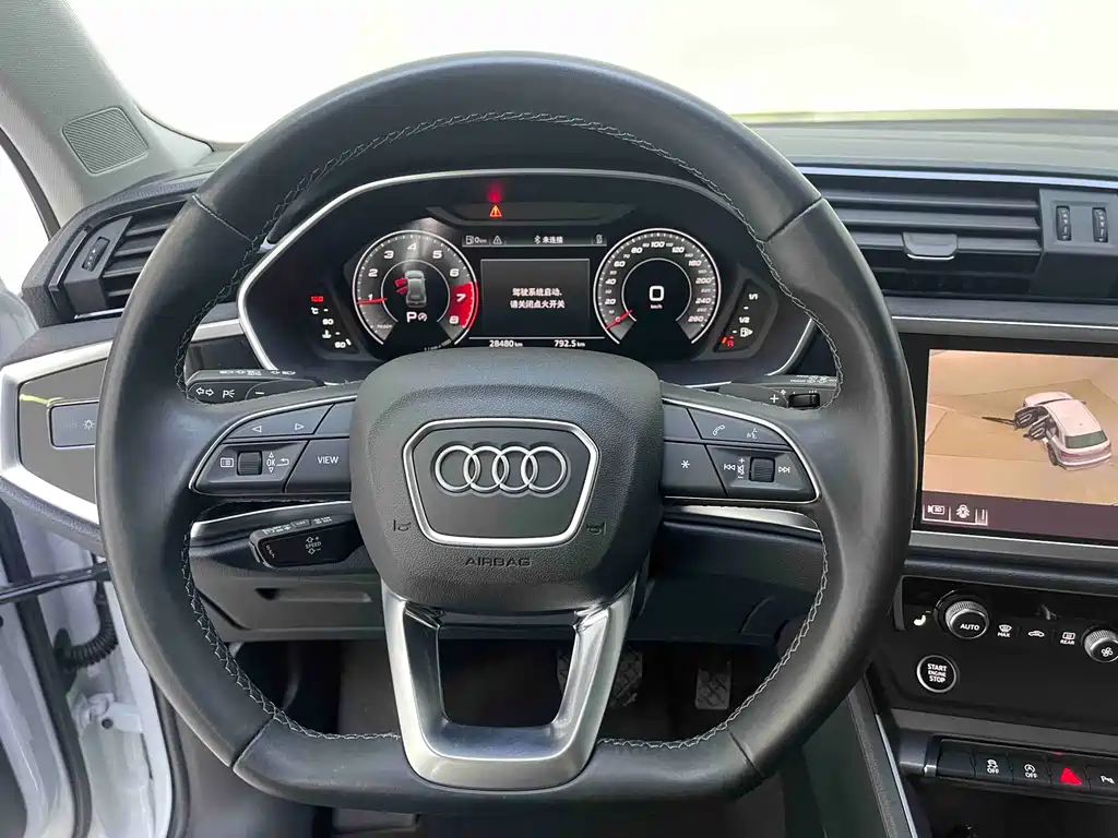 Audi Q3 — фото 10