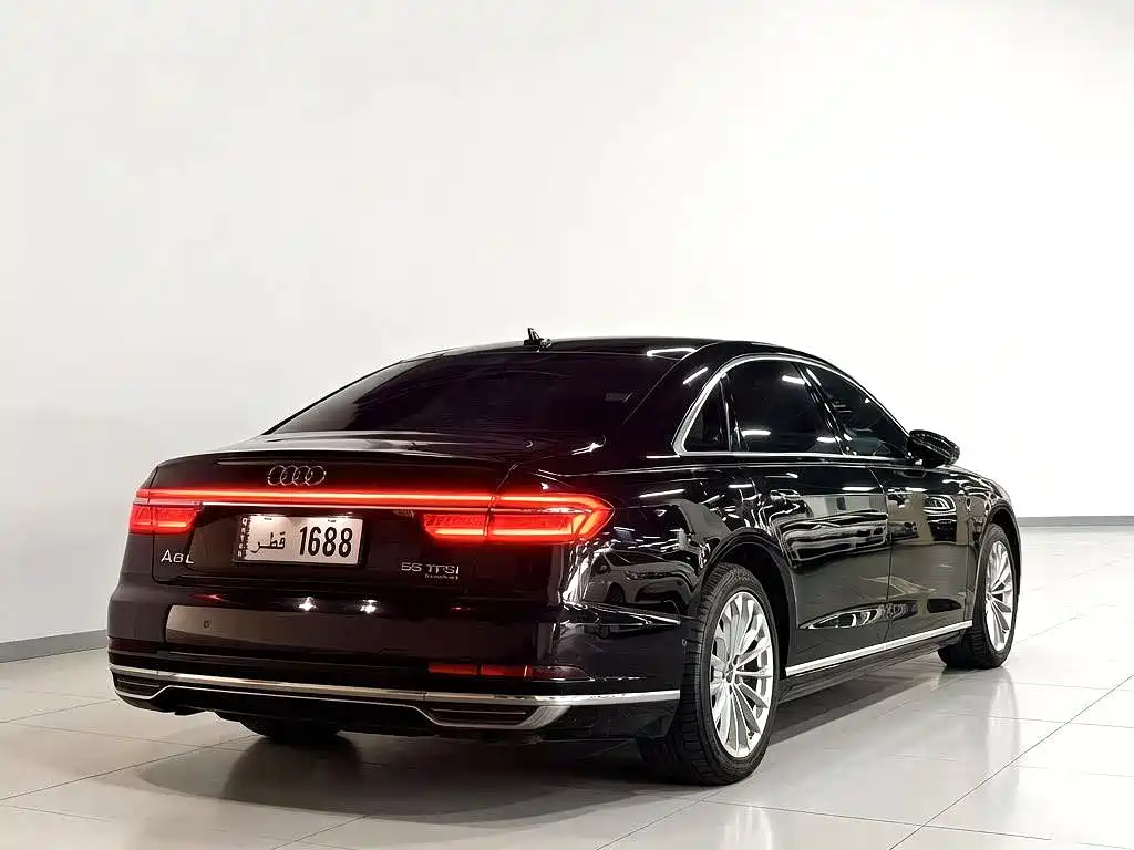 Audi A8 — фото 7