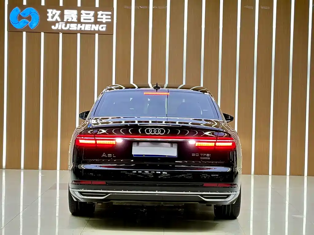 Audi A8 — фото 20