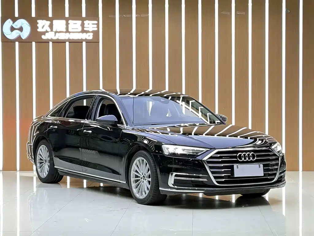 Audi A8 — фото 3