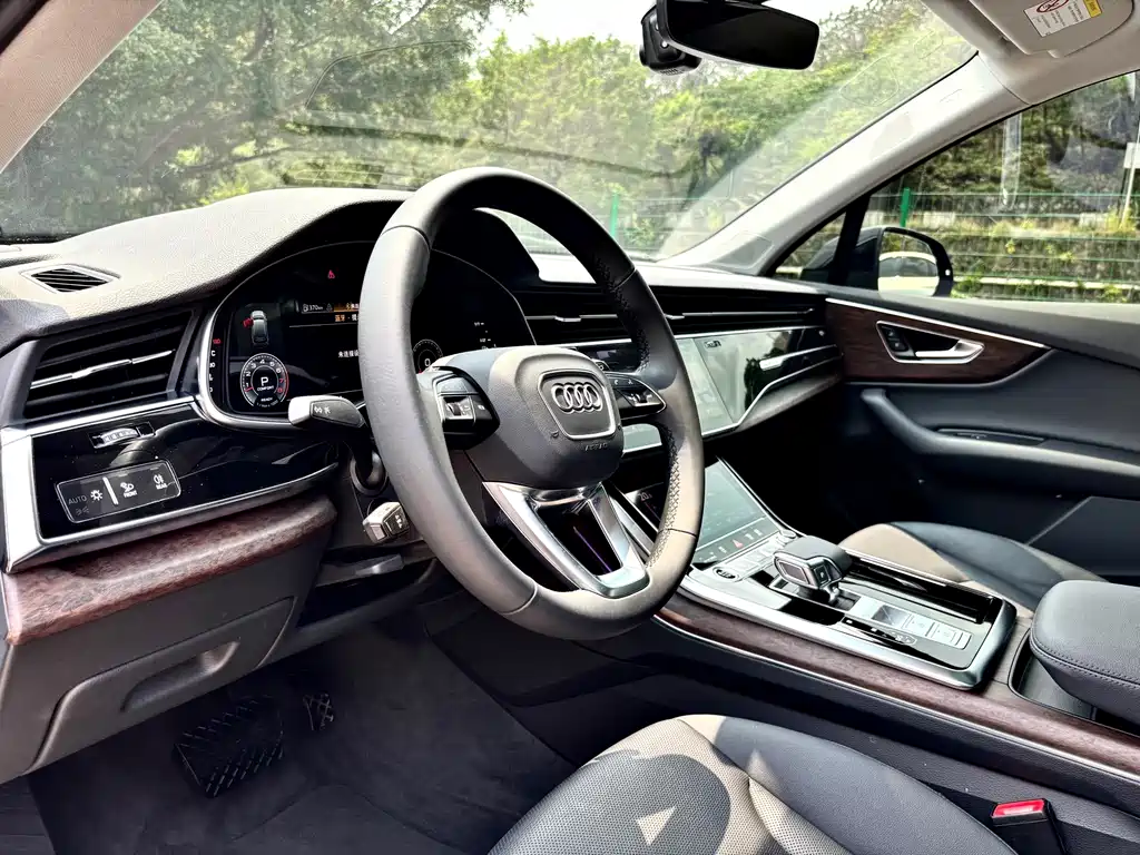 Audi Q7 — фото 5