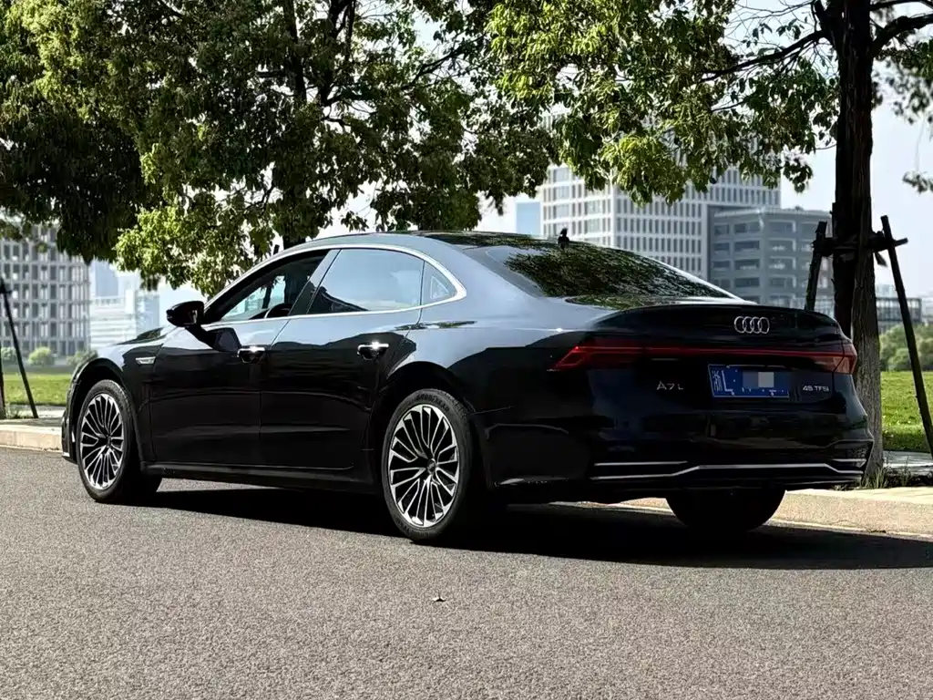 Audi A7L — фото 2