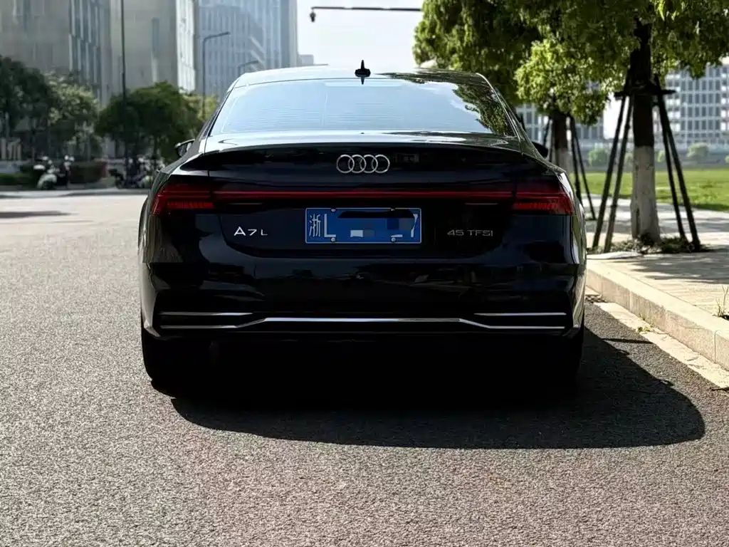 Audi A7L — фото 3