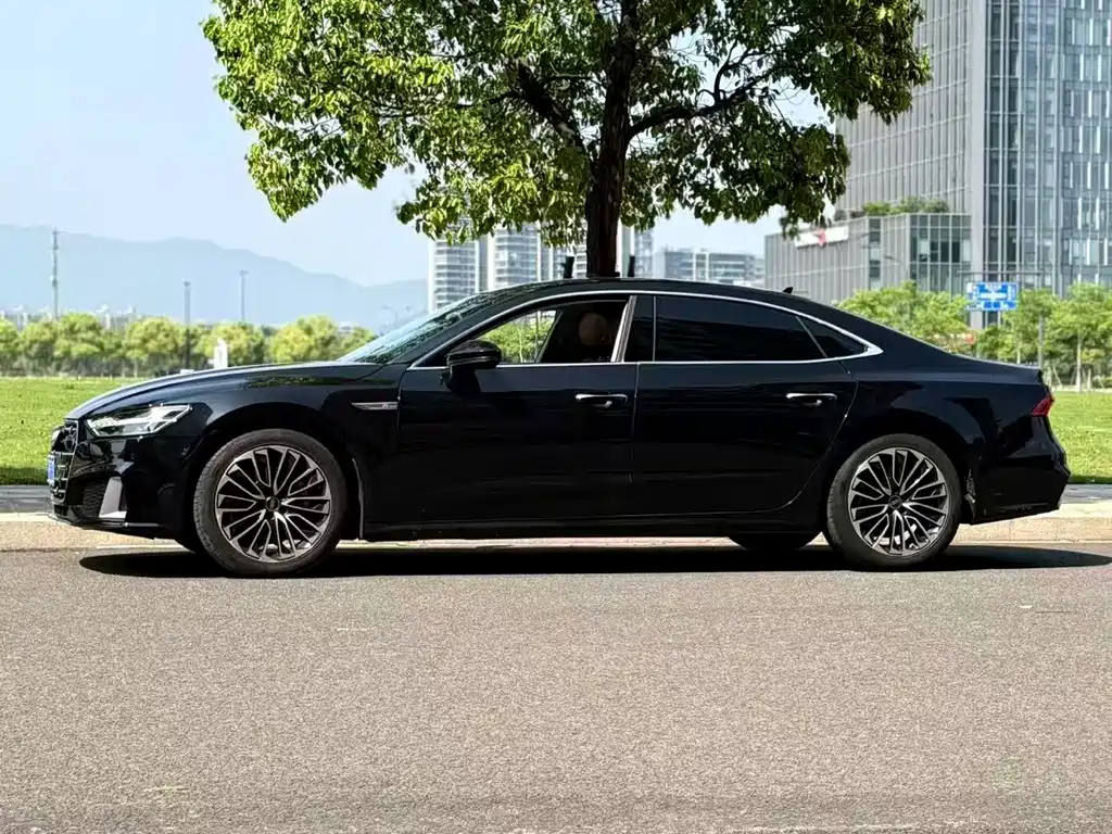 Audi A7L — фото 5