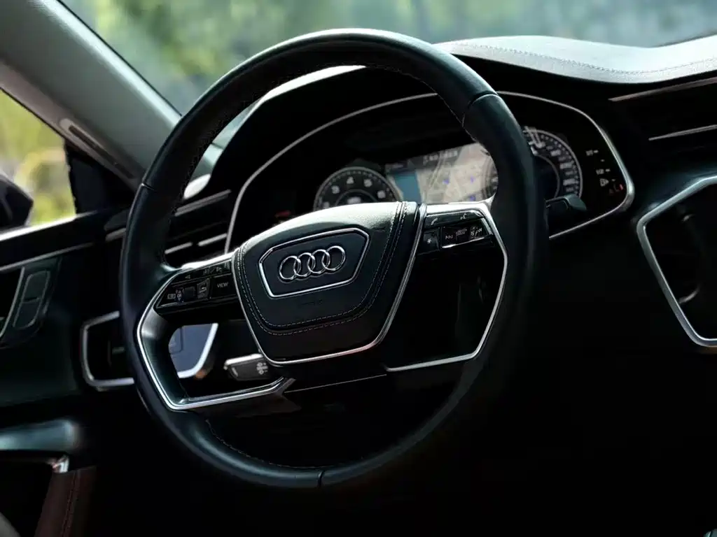 Audi A7L — фото 10