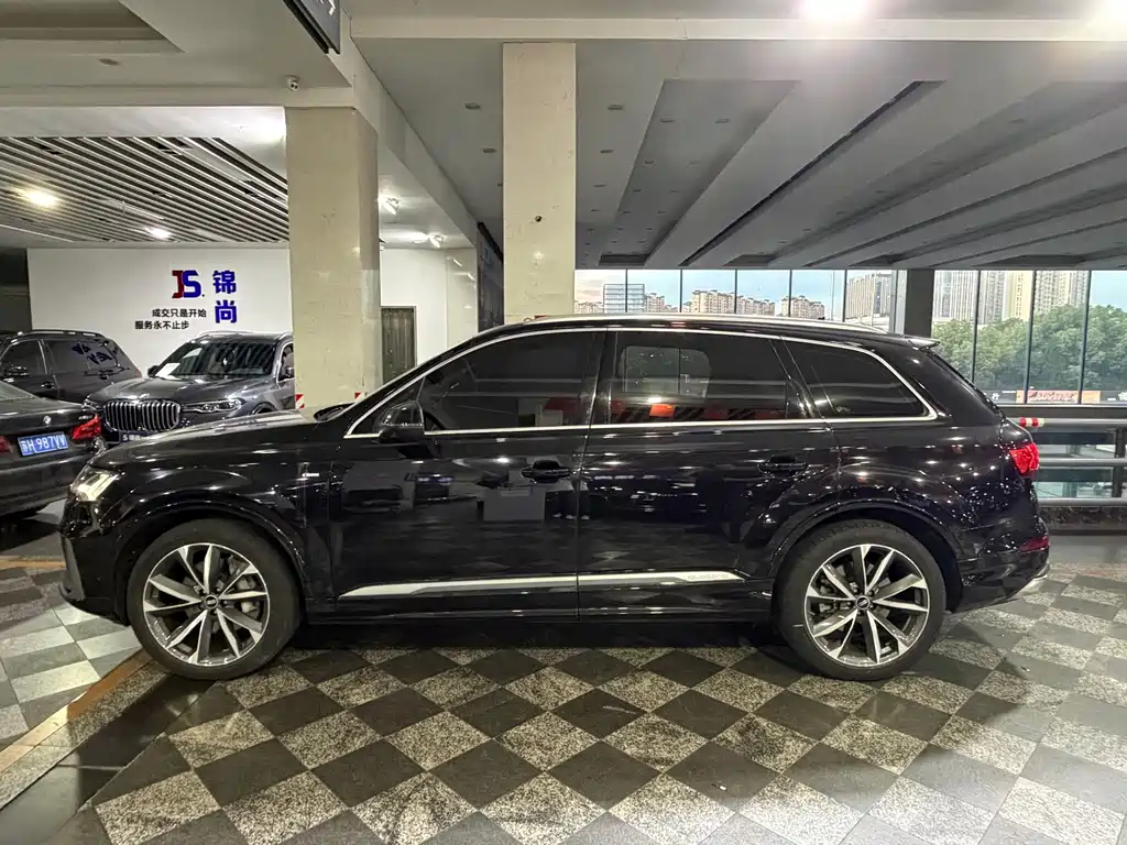 Audi Q7 — фото 3