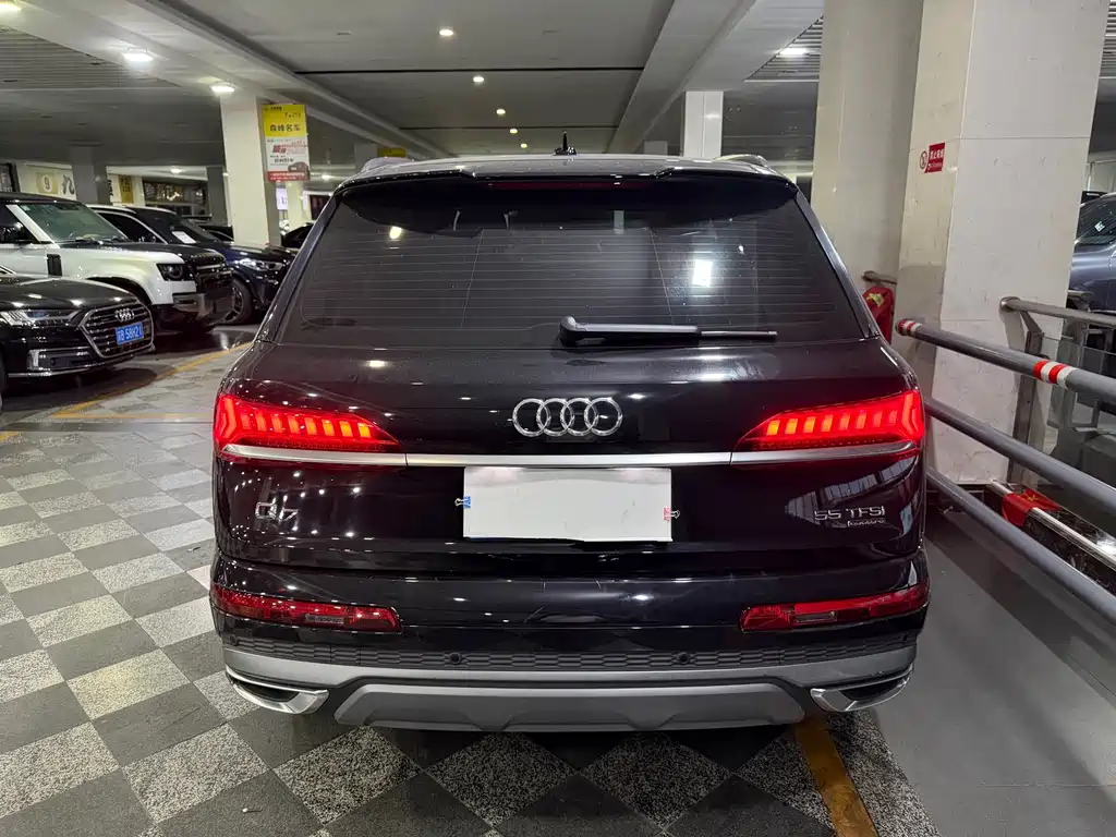 Audi Q7 — фото 5