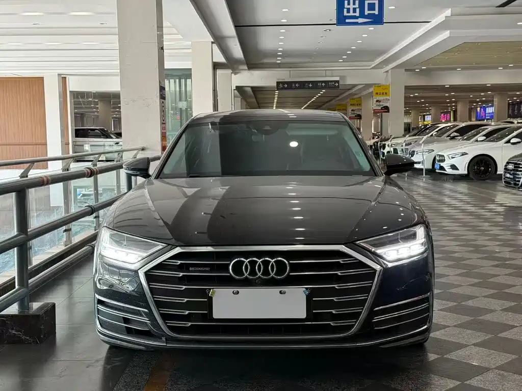Audi A8 — фото 2