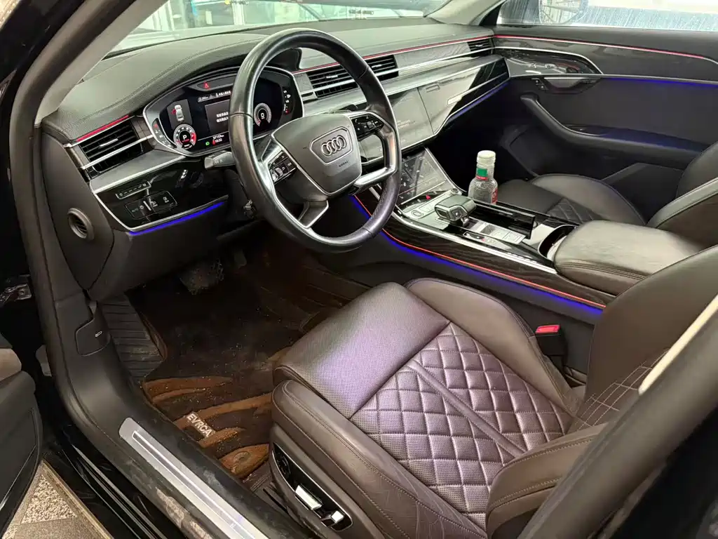Audi A8 — фото 6