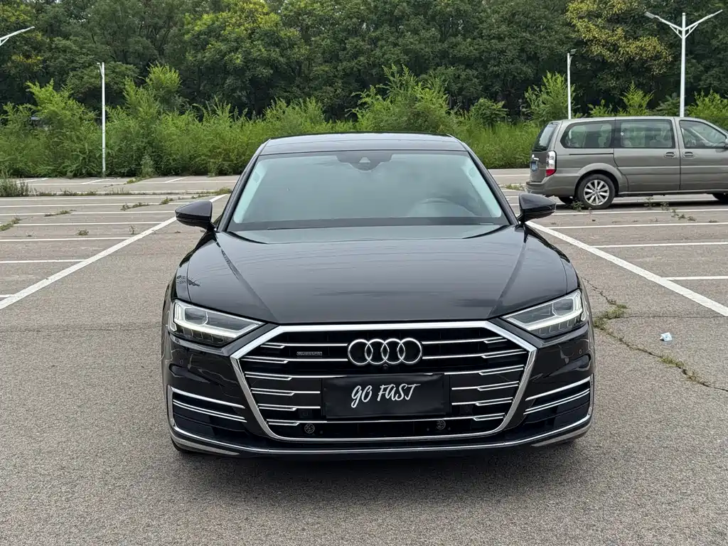 Audi A8 — фото 2