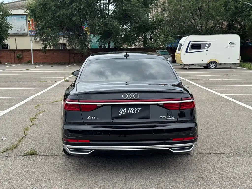 Audi A8 — фото 4
