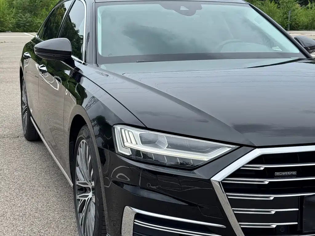 Audi A8 — фото 7