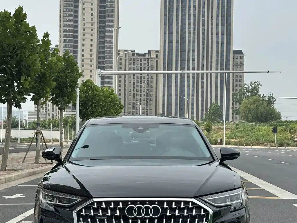 Audi A8 — фото 2