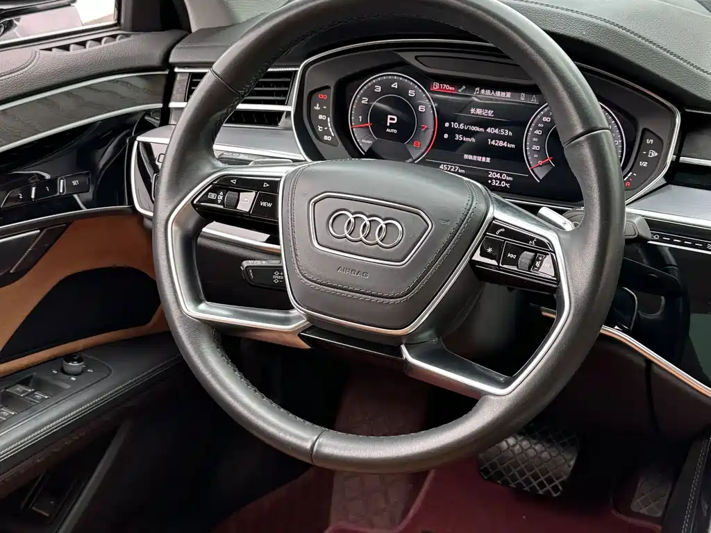 Audi A8 — фото 11